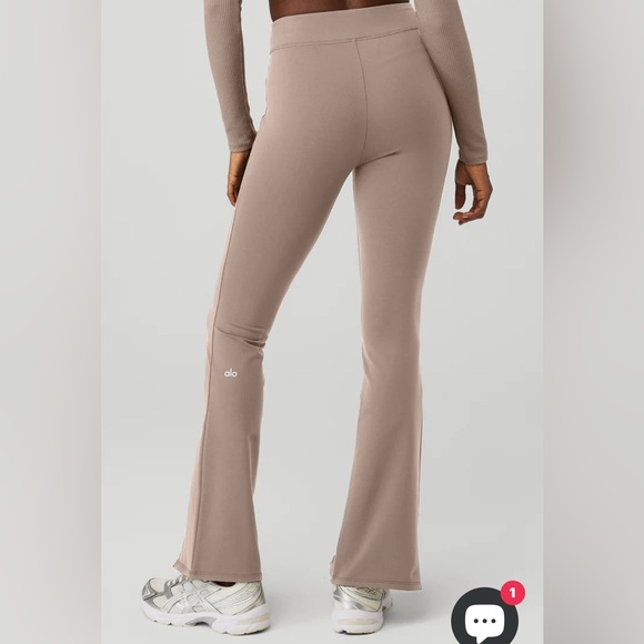 Alo Yoga Airbrush High-Waist Split-Hem / Flutter Leggings — Taupe/Tan — Size L - Picture 3 of 7